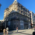 Edificio El Moderno Puerta Del Sol * ויגו