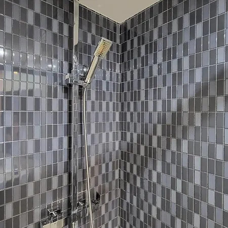 Edificio El Moderno Puerta Del Sol Βίγκο