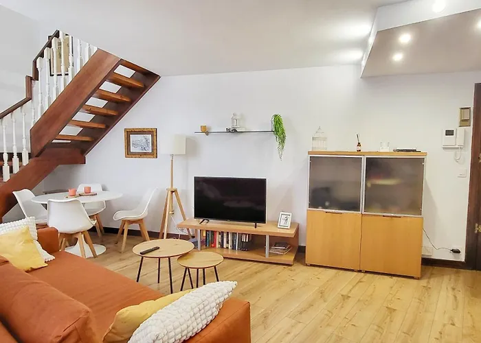 Edificio El Moderno Puerta Del Sol Виго