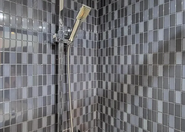 Edificio El Moderno Puerta Del Sol Виго